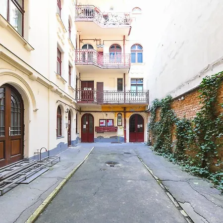 Apartment Little Studio In The City Center *
