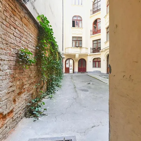 Apartment Little Studio In The City Center *