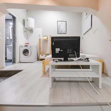 Little Studio In The City Center